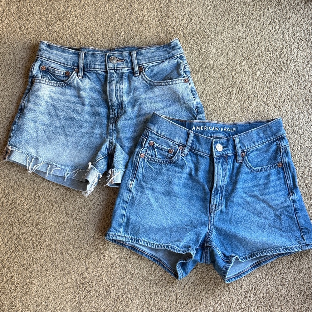 Pair of American Eagle Outfitters Light and Dark Blue Jean Shorts size 000 (23)
